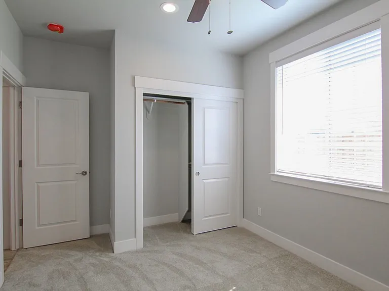 1392 Bonhurst Dr — Photo 16