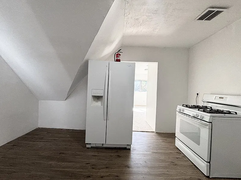 2 bed, 1.0 bath, 850 sqft, $1,150 — Photo 3