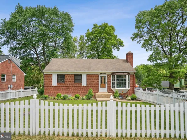 1604 Woodside Dr, Woodbridge, VA 22191