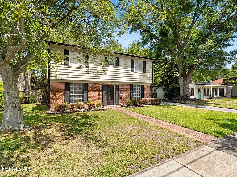 4339 Genoa Ave — Photo 2