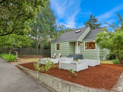 369 NW 49th Street, Seattle, WA, 98107