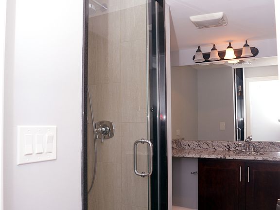 5th image of 4044 Lindenwood Ln