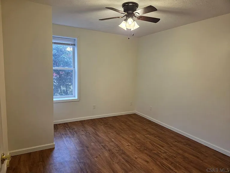 559 N Dominion Dr — Photo 7