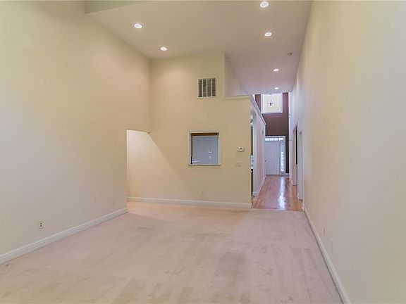 3rd image of 953 Town Square Ct