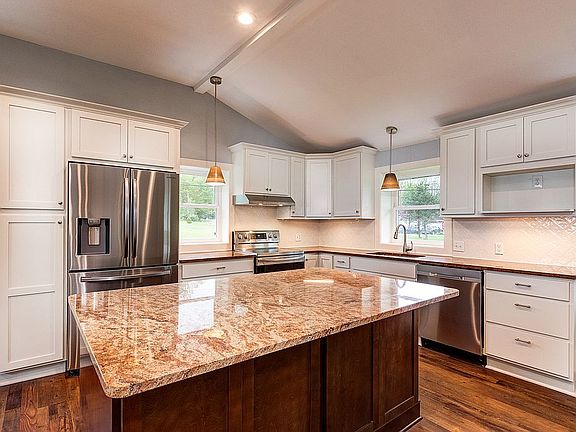 5th image of 10962 Henning Dr