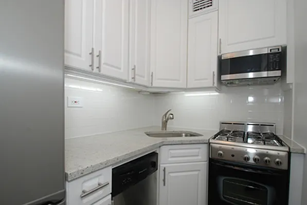 Rented by Buchbinder & Warren | media 5