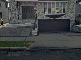 235 Garfield Ave #1, Mineola, NY 11501