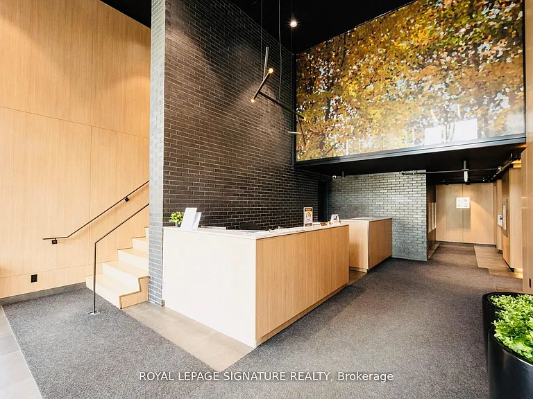 7 Smith Cres #411 — Photo 2