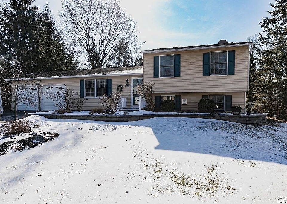 1st image of 103 Cottage Grove Dr