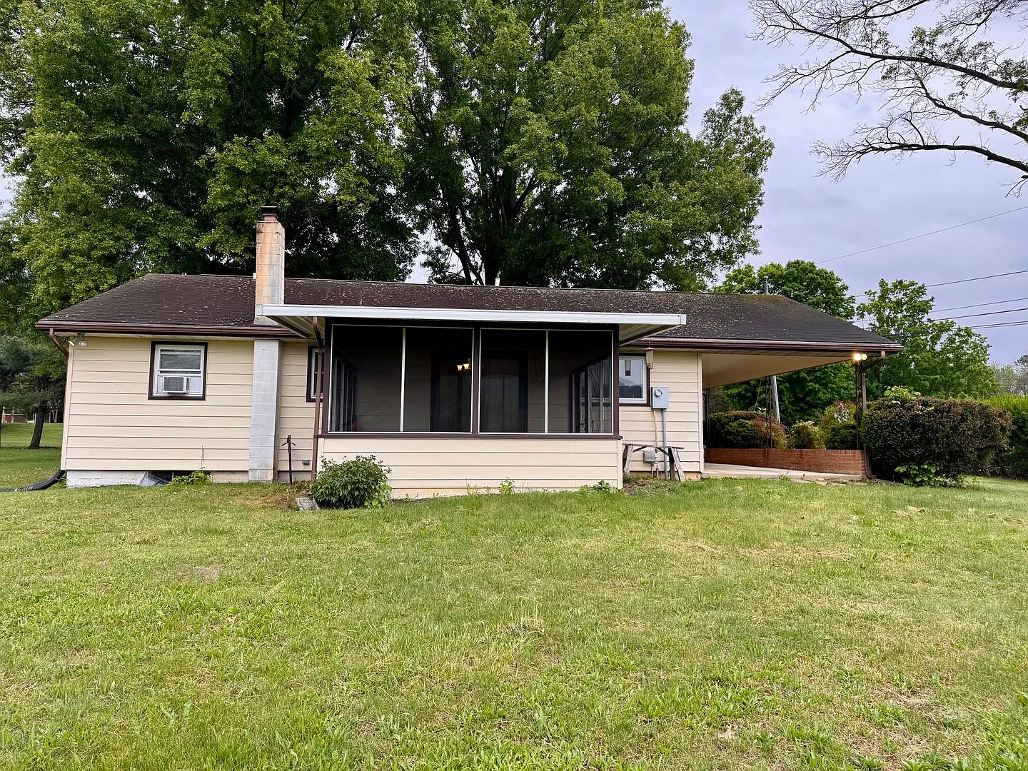 Single Family Home for Rent — Photo 2