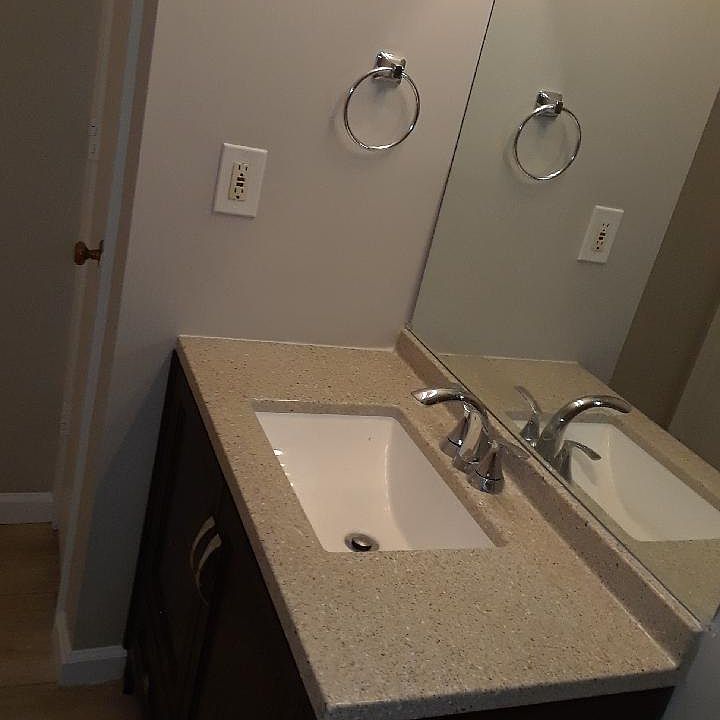2nd image of 5903 Kingsford Rd APT E