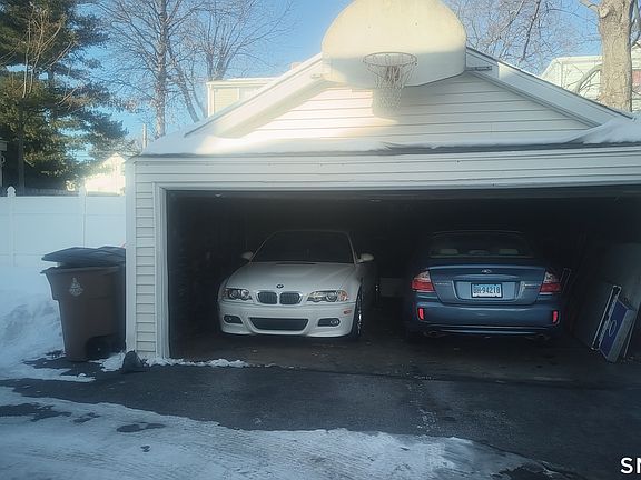 4th image of 656 Cove Road