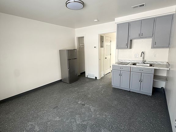 5th image of 8733 Elmira St