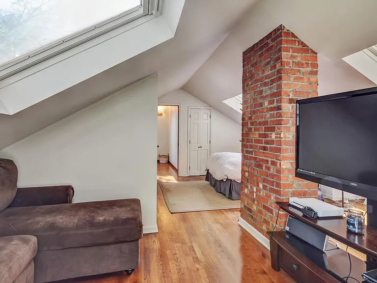 1914 W 50th Ter — Photo 13