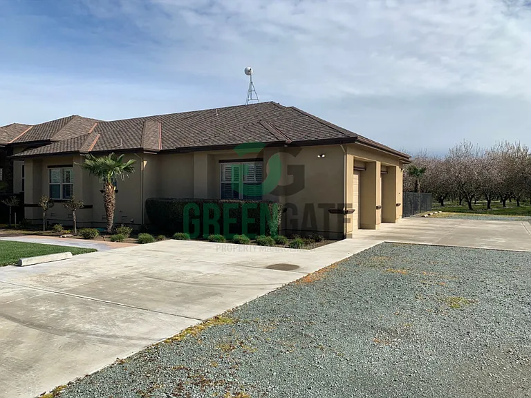 11164 Carrolton Rd — Photo 2
