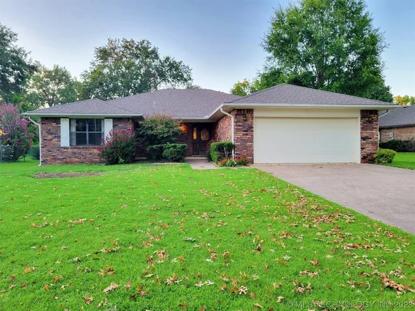 1703 E Colonial Dr, Sallisaw, OK 74955