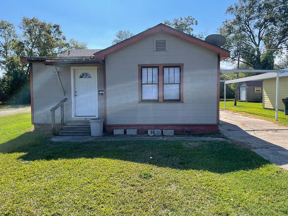 1st image of 321 Glenn St
