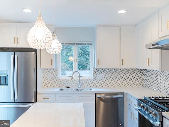 2nd image of 2400 S Arlington Ridge Rd