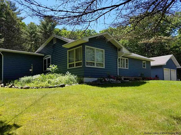 4th image of 35 Cedar Dr