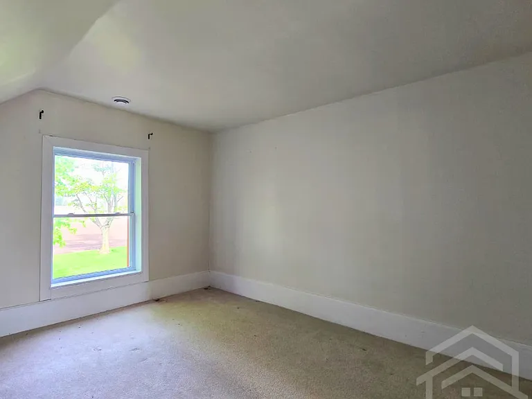 545482 Pattullo Ave #1 — Photo 6