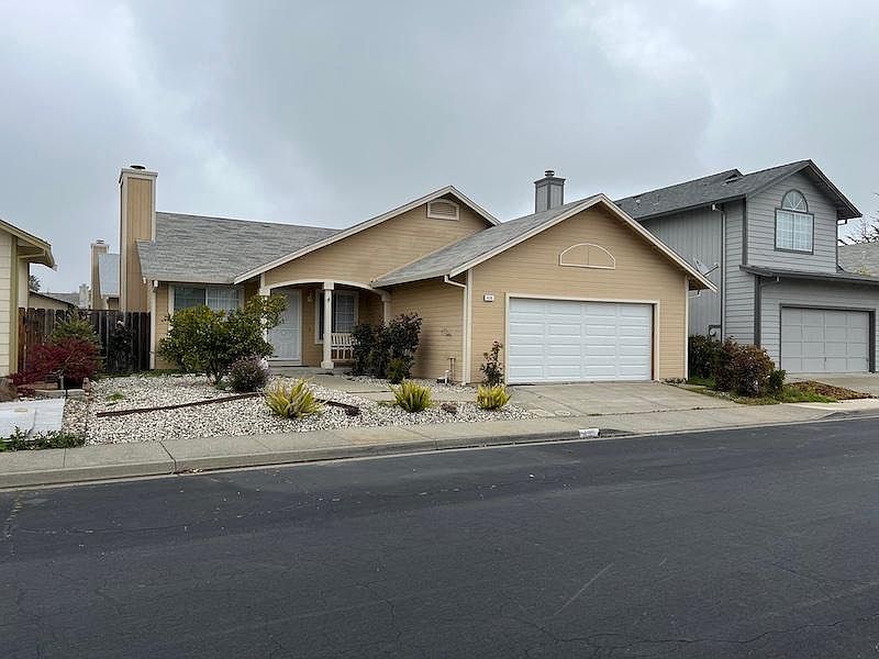 1st image of 438 Merlot Ln
