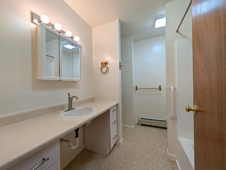 9 Executive Dr #17 — Photo 24