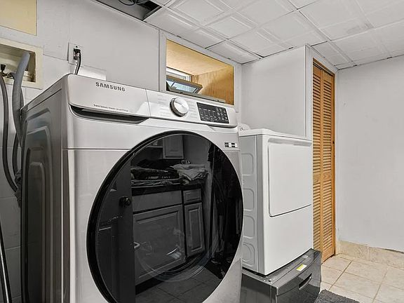 3rd image of 40 Spruce St #B