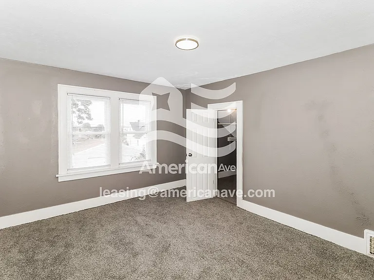 1424347_009_wm_-_bedroom_12891403.jpg