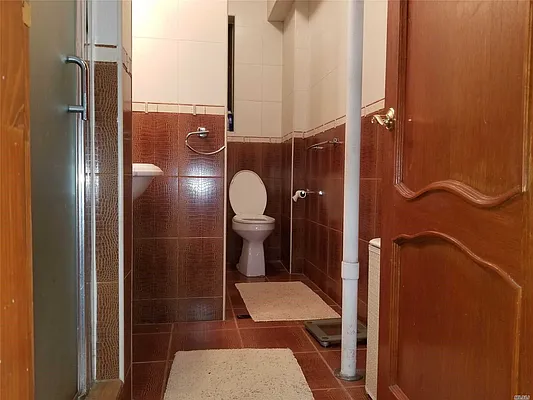 Sold by Advantage Realty of Forest Hills Inc | media 5