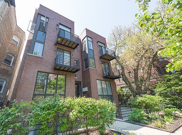 1st image of 1465 W Carmen Ave APT 3W