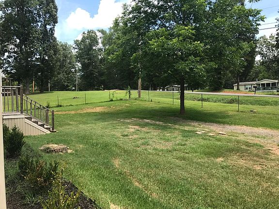 2nd image of 440 Lesa Ln