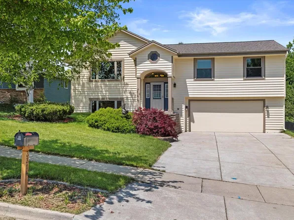 3314 Windsor PLACE, West Bend, WI 53090