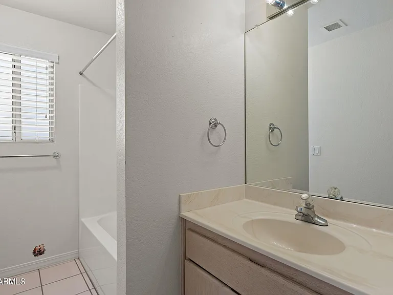 2110 W Terrace Dr — Photo 9