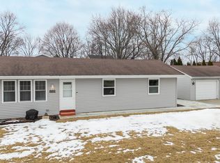 881 Clovis Ave, Menasha, WI 54952