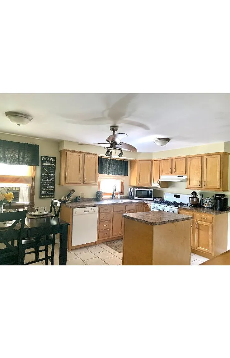 3 bed, $1,475 — Photo 2