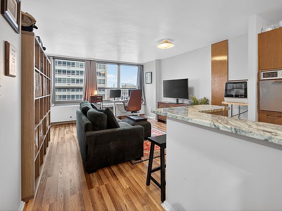 4th image of 3550 N Lake Shore Dr APT 1925