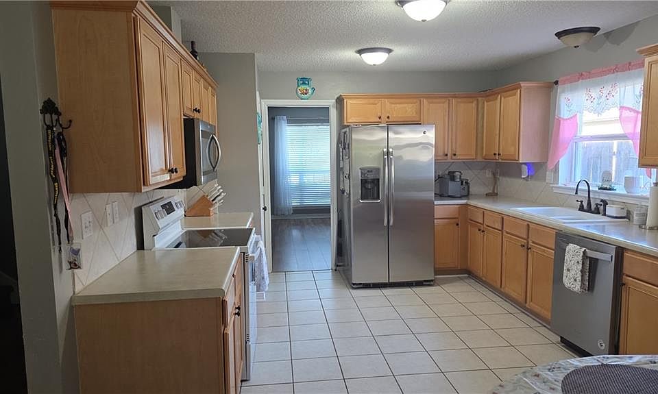 2nd image of 137 Penn Mill Lakes Blvd