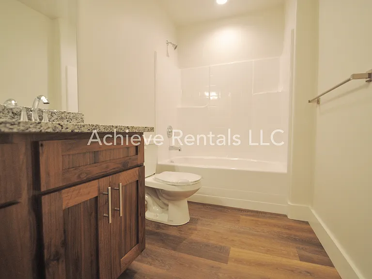 2038 N 380 E — Photo 14