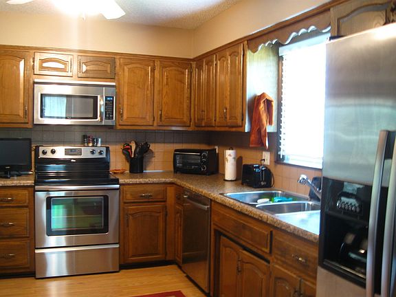 Large Eat in Kitchen
