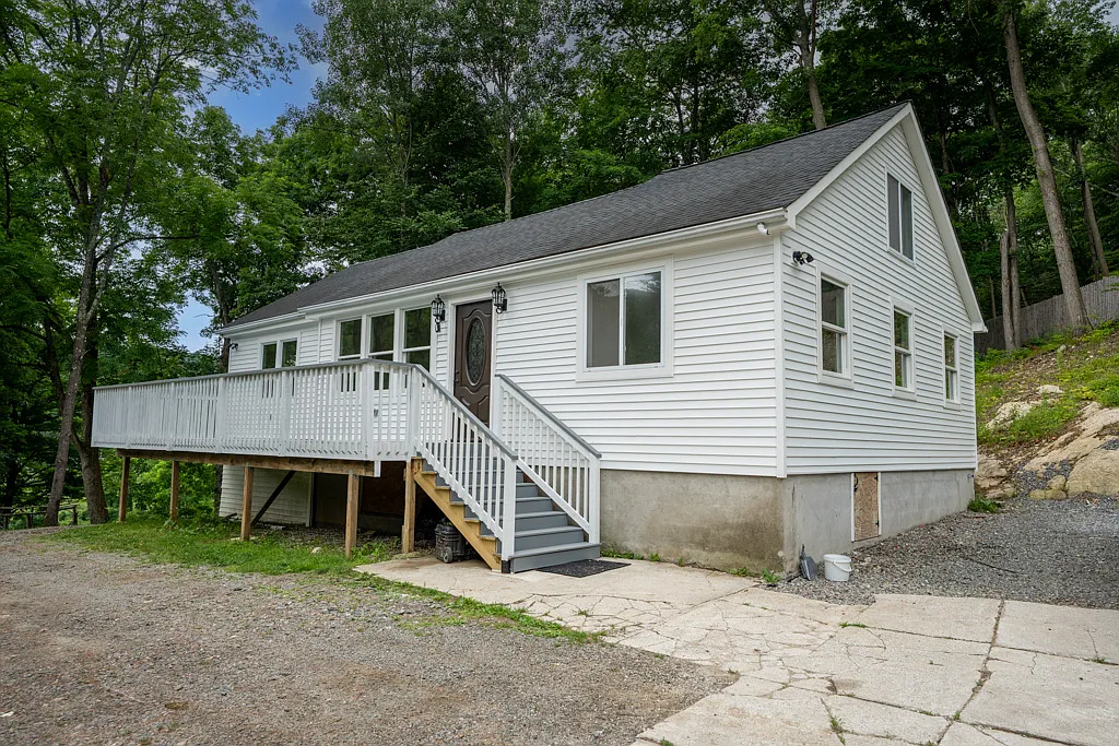 3 bed, 1350 sqft, $3,800 — Photo 1
