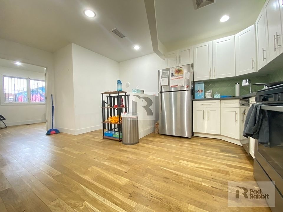 1st image of 126 Boerum St #1