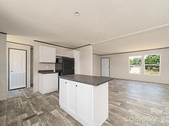 3rd image of 4277 Chinquapin Cir