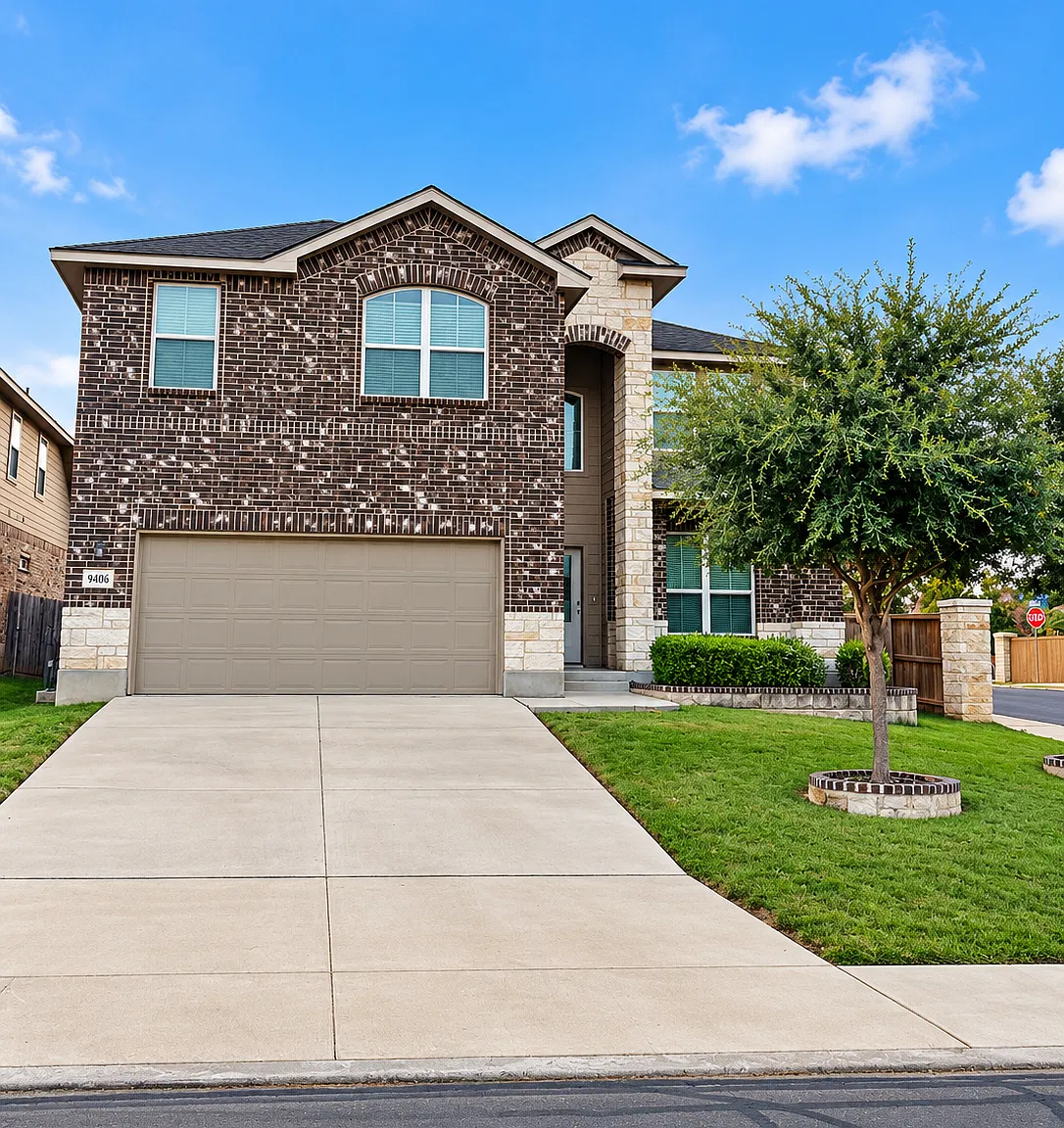 4 bed, 2.5 bath, 2352 sqft, $2,200 — Photo 1