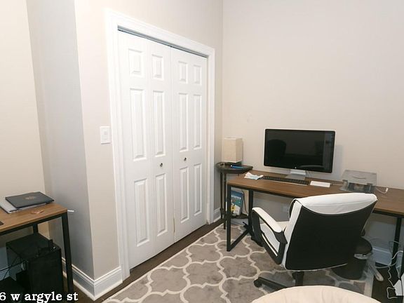 2nd image of 2506 W Argyle St #1128