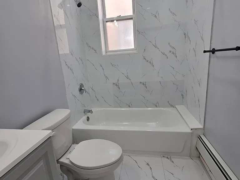 81 Bostwick Ave #3R — Photo 4