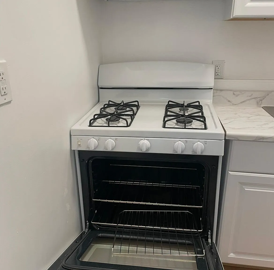 1 bed, $2,400 — Photo 4