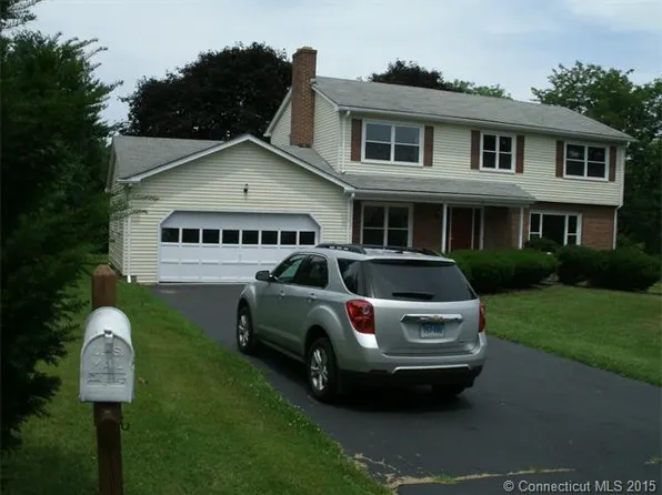 22 Sawka Cir, Windsor, CT 06095