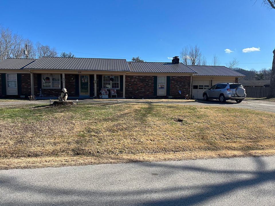 1st image of 228 Circle Dr