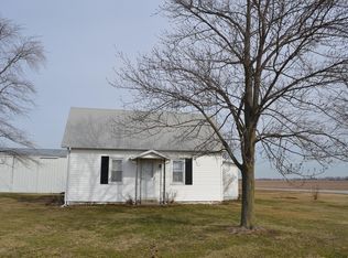 25491 Highline Rd, Ashley, IL 62808