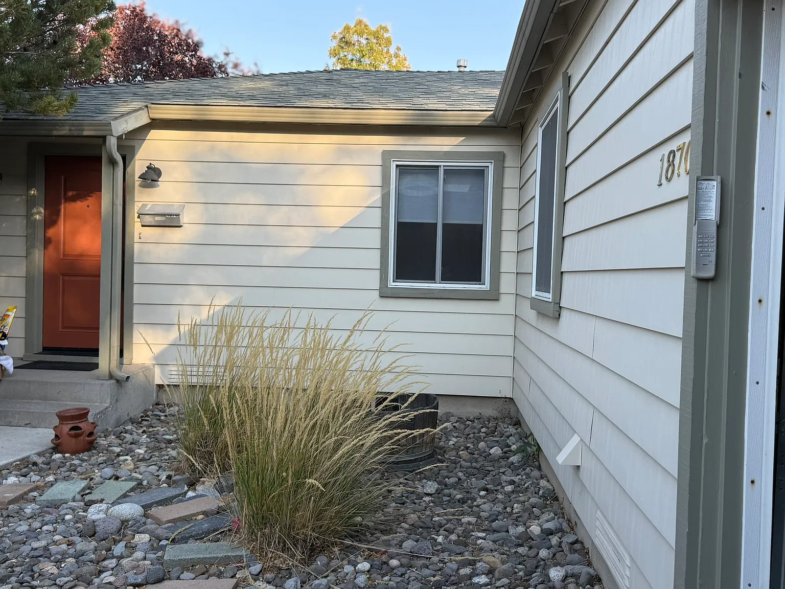 2 bed, 1010 sqft, $2,650 — Photo 2